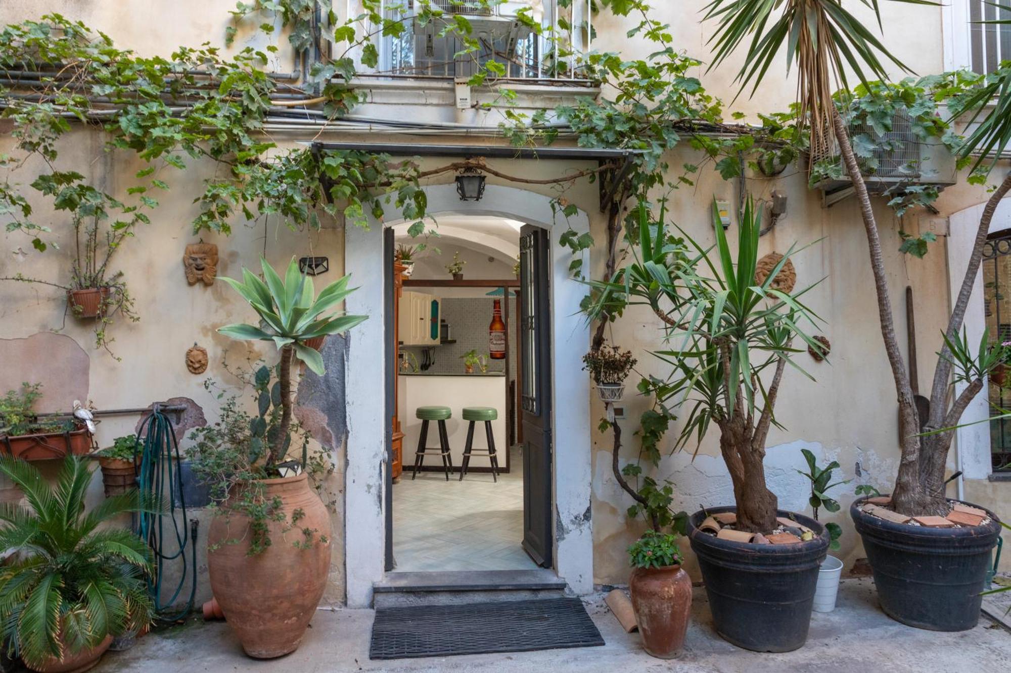 Cortile San Michele Hébergement de vacances Catane